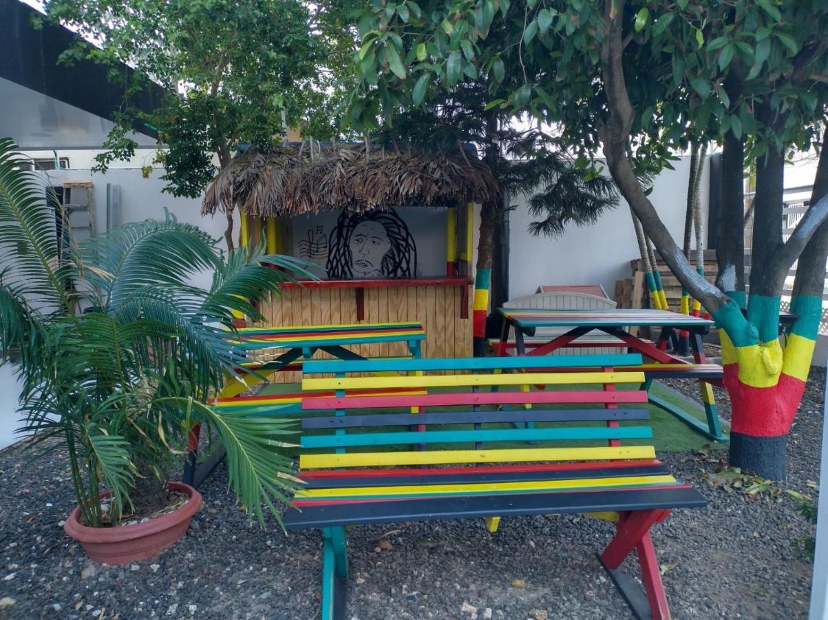 Hospedagem domiciliar Galyrod House *